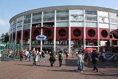 画像ギャラリー No.002のサムネイル画像 / 「Xbox 特命課」がマウンドに立つ。楽天対巨人戦にて「Xboxナイター」を実施