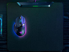 ワイヤレスマウスを使いながら充電できる充電機能付きマウスパッド「Razer HyperFlux V2」が登場