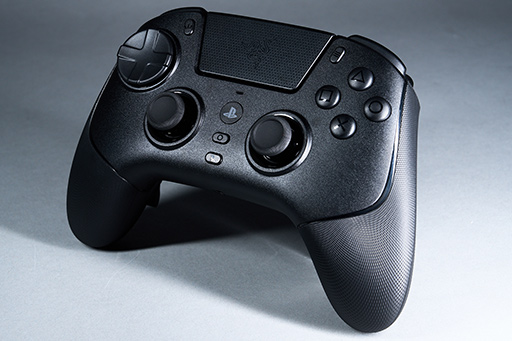 画像ギャラリー No.002のサムネイル画像 / PSレイアウト×eスポーツ前提の尖ったゲームパッド「Raiju V3 Pro」テストレポート。価格は高いが満足できる製品だ