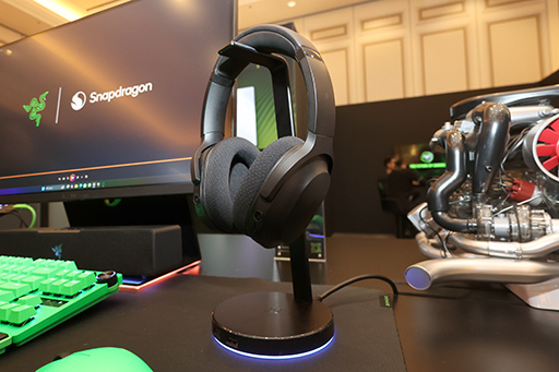 画像ギャラリー No.007のサムネイル画像 / 二眼カメラ付きAIヘッドセット「Project Motoko」で夢広がる。身に付けるAIが当たり前になる時代へ