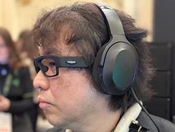 画像ギャラリー No.010のサムネイル画像 / 二眼カメラ付きAIヘッドセット「Project Motoko」で夢広がる。身に付けるAIが当たり前になる時代へ