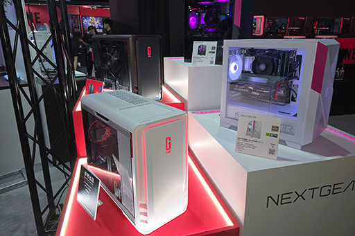 画像ギャラリー No.004のサムネイル画像 / 明るい白のミニタワー型PCや鮮やかな赤のノートPCなど，こだわりのカラバリモデルを披露したG TUNEの新製品をチェック［TGS2025］