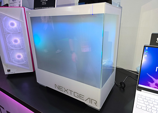 画像ギャラリー No.007のサムネイル画像 / 明るい白のミニタワー型PCや鮮やかな赤のノートPCなど，こだわりのカラバリモデルを披露したG TUNEの新製品をチェック［TGS2025］