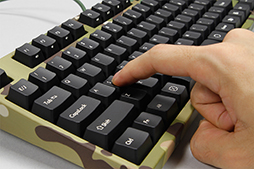 画像ギャラリー No.011のサムネイル画像 / FILCOの「Majestouch 2 Camouflage」から，茶軸・テンキーレス・日本語配列キーボードを試す。このシリーズはメカニカルの決定版だ