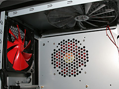 画像集#005のサムネイル/Thermaltake,冷却能力の高さを謳うケースや“冷蔵庫式”CPU冷却装置を公開