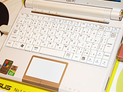 画像集#008のサムネイル/ASUS,Atom搭載の小型ノートPC「Eee PC 901-X」発表。12日に5万9800円で発売