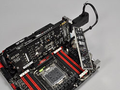 画像集#028のサムネイル/「Sandy Bridge-E」はまもなく登場? ゲーマー向けX79マザーボード「Rampage IV Extreme」を写真で見る
