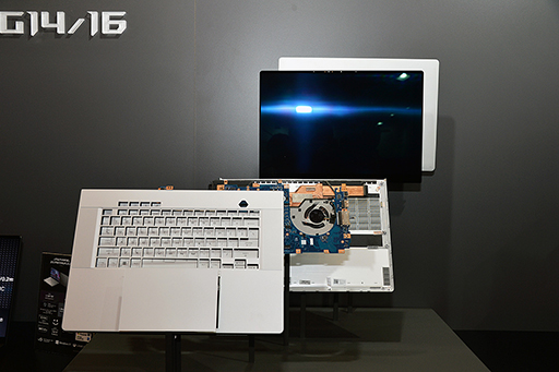 画像集 No.010のサムネイル画像 / ウルトラワイドの有機ELディスプレイやNUCにも注目。ノートPC以外にも気になるASUSの新製品をまとめてチェック