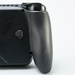 画像ギャラリー No.003のサムネイル画像 / 期待の携帯型ゲームPC「ROG Xbox ALLY」テストレポート。Xbox由来のグリップと全画面UIで使い勝手はどう変わった?