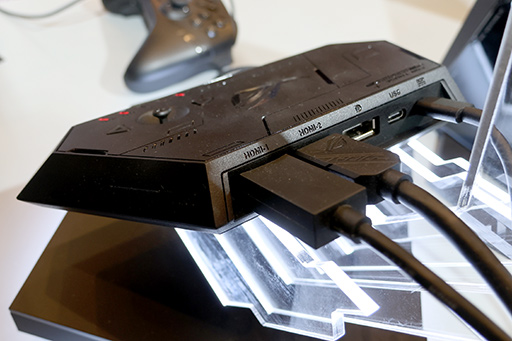 画像ギャラリー No.005のサムネイル画像 / ASUSのサングラス型ディスプレイ「ROG XREAL R1」を試す。究極のゲーマー向けディスプレイはサングラス型か？