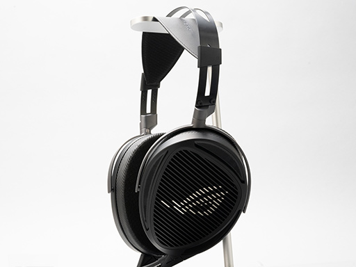 画像ギャラリー No.003のサムネイル画像 / 一度は体験したい平面駆動型スピーカー＋開放型のゲーミングヘッドセット「ROG Kithara」をレビュー