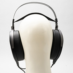 画像ギャラリー No.019のサムネイル画像 / 一度は体験したい平面駆動型スピーカー＋開放型のゲーミングヘッドセット「ROG Kithara」をレビュー