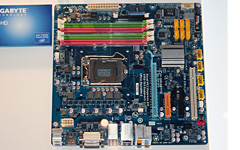 画像集#006のサムネイル/「P57」「H57/H55」チップセットのスペックが垣間見える,CeBIT 2009のIntelブース