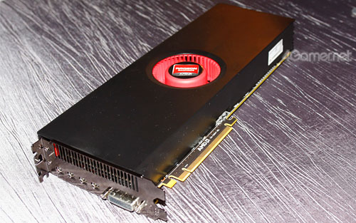 画像集#004のサムネイル/AMD,「Radeon HD 6990」の実機をシンガポールのイベントで披露