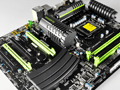 GIGA-BYTE製のゲーマー向けZ68マザーボード「G1.Sniper 2」を写真で見る