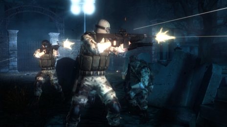 画像集#002のサムネイル/「バイオハザード オペレーション・ラクーンシティ」のゲームシステムを紹介。出血時やt-ウィルスに感染した際の対処方法,近接格闘時の戦い方などを確認