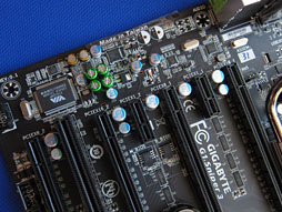 画像集#007のサムネイル/GIGA-BYTE,Z77搭載のゲーマー向けマザーボードを公開。ATXモデルはPCIe 3.0 x16×2やx8×4接続に対応か