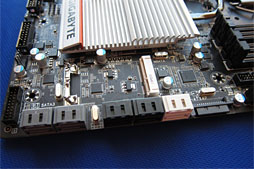 画像集#010のサムネイル/GIGA-BYTE,Z77搭載のゲーマー向けマザーボードを公開。ATXモデルはPCIe 3.0 x16×2やx8×4接続に対応か
