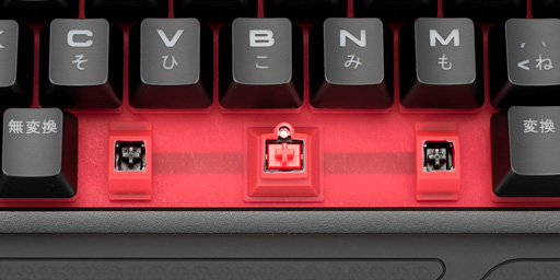 画像集 No.004のサムネイル画像 / 【PR】ゲーマー向け防滴キーボードは,本当に水がかかっても大丈夫なのか。Corsair「K68」で試してみた