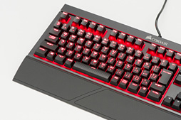 画像集 No.007のサムネイル画像 / 【PR】ゲーマー向け防滴キーボードは,本当に水がかかっても大丈夫なのか。Corsair「K68」で試してみた