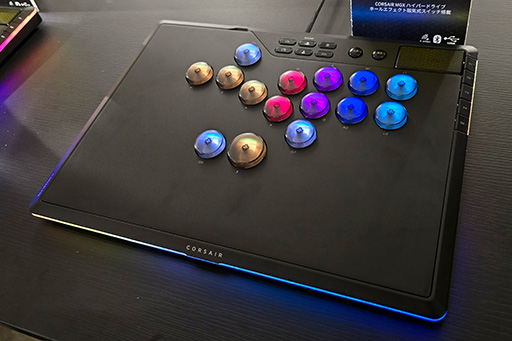 画像ギャラリー No.008のサムネイル画像 / 40cm未満のコンパクトなフルキーボードから初のレバーレスアケコンまで，Corsairがゲーマー向けデバイスを一斉に発表