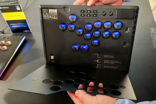 画像ギャラリー No.010のサムネイル画像 / 40cm未満のコンパクトなフルキーボードから初のレバーレスアケコンまで，Corsairがゲーマー向けデバイスを一斉に発表