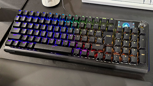 画像ギャラリー No.011のサムネイル画像 / 40cm未満のコンパクトなフルキーボードから初のレバーレスアケコンまで，Corsairがゲーマー向けデバイスを一斉に発表
