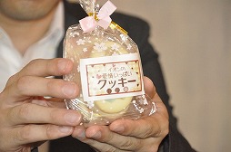 画像集#017のサムネイル/イオンちゃんが考案した7次元料理が食べられる。ガスト,星海社,シャッツキステの共同企画によるコラボイベント「七次元世界からのカフェレストラン」をレポート