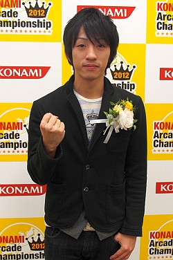 画像集#042のサムネイル/KONAMIのアーケードタイトルチャンピオンが六本木に集結。「KONAMI Arcade Championship 2012 グランドフィナーレ〜授賞祝賀会〜」レポート