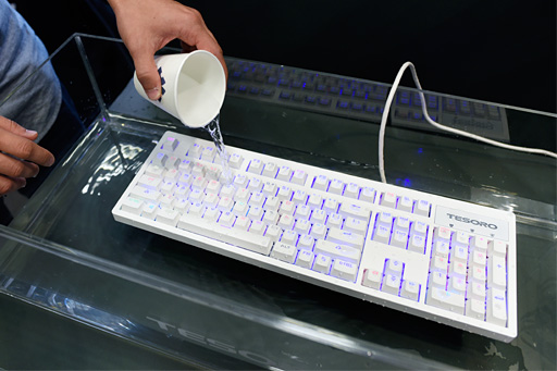 画像集 No.002のサムネイル画像 / ゲーマー向けキーボード,次のトレンドは防水!? COMPUTEXで見た個性派をチェック