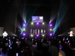 「3 Majesty × X.I.P. LIVE −5th Anniversary Tour in Sanrio Puroland−」。音羽慎之介と神崎 透がメインのシナモロール公演をレポート