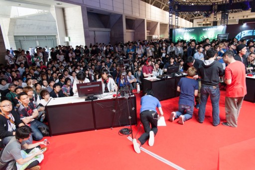 画像集#002のサムネイル/強者揃いのトーナメントを制したのは,なんとエル・フォルテ。TGS 2014のMad Catzブースで開催された「ウルIV」日本大会フォトレポート