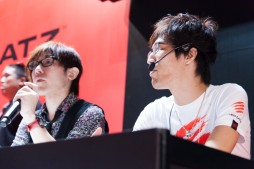 画像集#003のサムネイル/強者揃いのトーナメントを制したのは,なんとエル・フォルテ。TGS 2014のMad Catzブースで開催された「ウルIV」日本大会フォトレポート