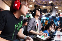 画像集#014のサムネイル/強者揃いのトーナメントを制したのは,なんとエル・フォルテ。TGS 2014のMad Catzブースで開催された「ウルIV」日本大会フォトレポート