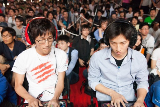 画像集#020のサムネイル/強者揃いのトーナメントを制したのは,なんとエル・フォルテ。TGS 2014のMad Catzブースで開催された「ウルIV」日本大会フォトレポート