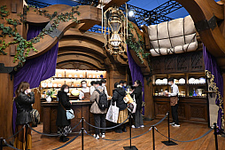 画像ギャラリー No.006のサムネイル画像 / 「グラブルフェス2025」フォトレポート。入口には“騎空艇の発着場”も。アトラクションや展示物，ステージイベントが楽しめた会場の様子を紹介