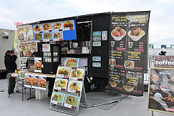 画像ギャラリー No.019のサムネイル画像 / 「グラブルフェス2025」フォトレポート。入口には“騎空艇の発着場”も。アトラクションや展示物，ステージイベントが楽しめた会場の様子を紹介