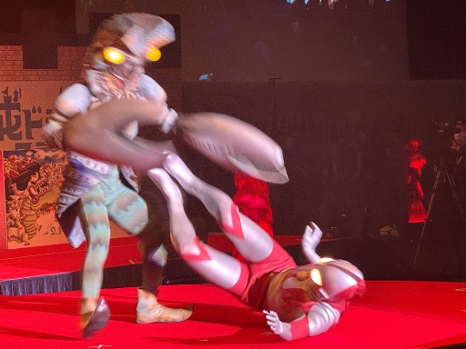 画像ギャラリー No.012のサムネイル画像 / 「城ドラフェスティバル2025-2026 〜2.14“超”集合〜」会場レポート。ウルトラマンVS. バルタン星人のヒーローショー，白熱の大会で大賑わい