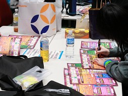 画像ギャラリー No.031のサムネイル画像 / 「城ドラフェスティバル2025-2026 〜2.14“超”集合〜」会場レポート。ウルトラマンVS. バルタン星人のヒーローショー，白熱の大会で大賑わい