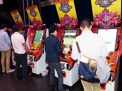 カプコン×マーベラスの「モンスターハンター スピリッツ 稼働記念プレス発表会」をレポート。ザ・たっちがコンビの絆を深める戦いを見せる