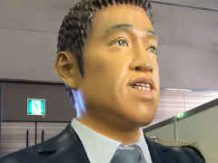 IKD氏等身大フィギュアの横でブルマが飛び交った。「ケイブ祭りが大運動会 〜汗と涙とブルマ〜」の模様をレポート
