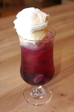 画像集#024のサムネイル/カプコンカフェの夏は2つのコラボで盛り上がる! 「戦国BASARA 15周年」「コードギアス」コラボメニューの試食会レポートをお届け