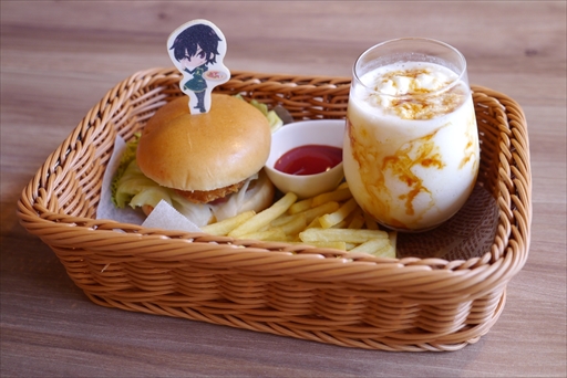 画像集#037のサムネイル/カプコンカフェの夏は2つのコラボで盛り上がる! 「戦国BASARA 15周年」「コードギアス」コラボメニューの試食会レポートをお届け