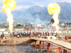 イケメン武将たちとふたり旅気分が楽しめる「イケメン戦国」×山梨県笛吹市コラボ&大迫力の川中島合戦戦国絵巻レポート