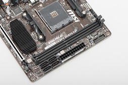 画像ギャラリー No.021のサムネイル画像 / Raven Ridge「Ryzen 5 2400G」「Ryzen 3 2200G」到着。レビュワー向け評価キットの中身を見てみる