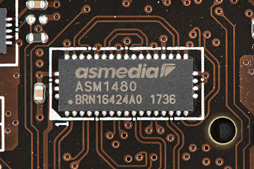 画像ギャラリー No.026のサムネイル画像 / Raven Ridge「Ryzen 5 2400G」「Ryzen 3 2200G」到着。レビュワー向け評価キットの中身を見てみる