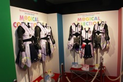 画像集#010のサムネイル/デレマス10周年ライブツアーを振り返る展示会「M@GICALCOLLECTION!!!」,70着以上の衣装が間近で鑑賞できた内覧会をレポート