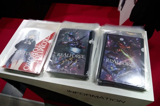 画像ギャラリー No.014のサムネイル画像 / 「REALFORCE GX1」のコラボモデルが出展中。VTuber猫麦とろろさんモデルと，ガンダムコラボ4製品をチェックしてきた［TGS2025］