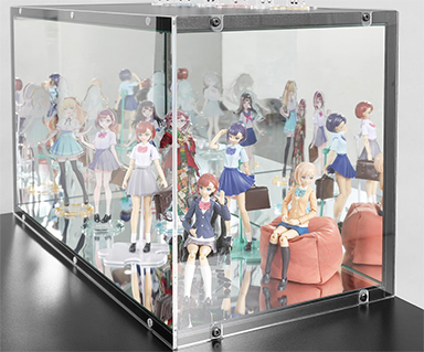 画像ギャラリー No.002のサムネイル画像 / 正面から背中も見えちゃうフィギュア用ピラーレスケースがBauhutteが登場