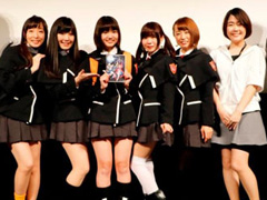 メインキャストが集合した「拡張少女系トライナリー」最終回配信直前上映イベント。強烈なバッティングが来場者を襲う……?